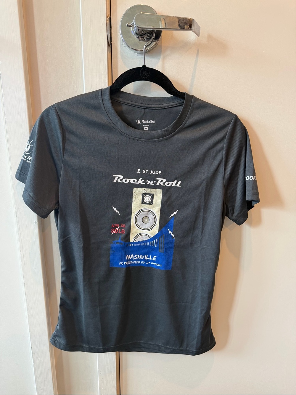 Brooks - St. Jude Rock 'n' Roll Nashville Graphic Tee - Gray & Blue